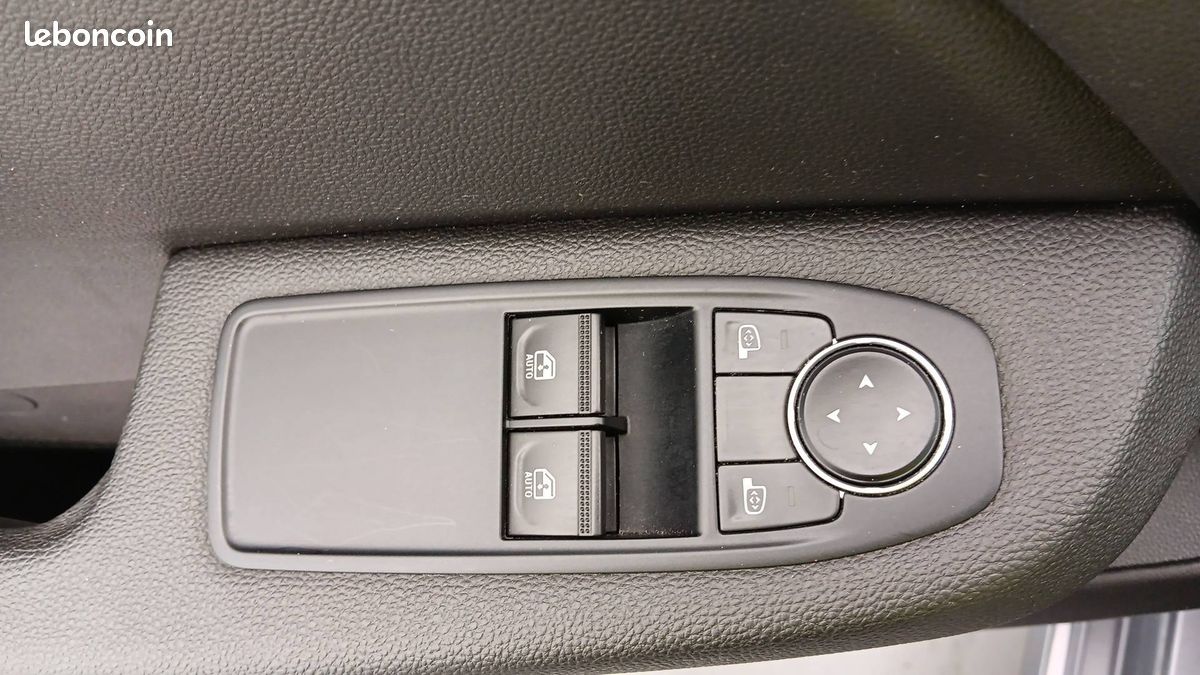 Renault clio tce 90 equilibre (image 17)