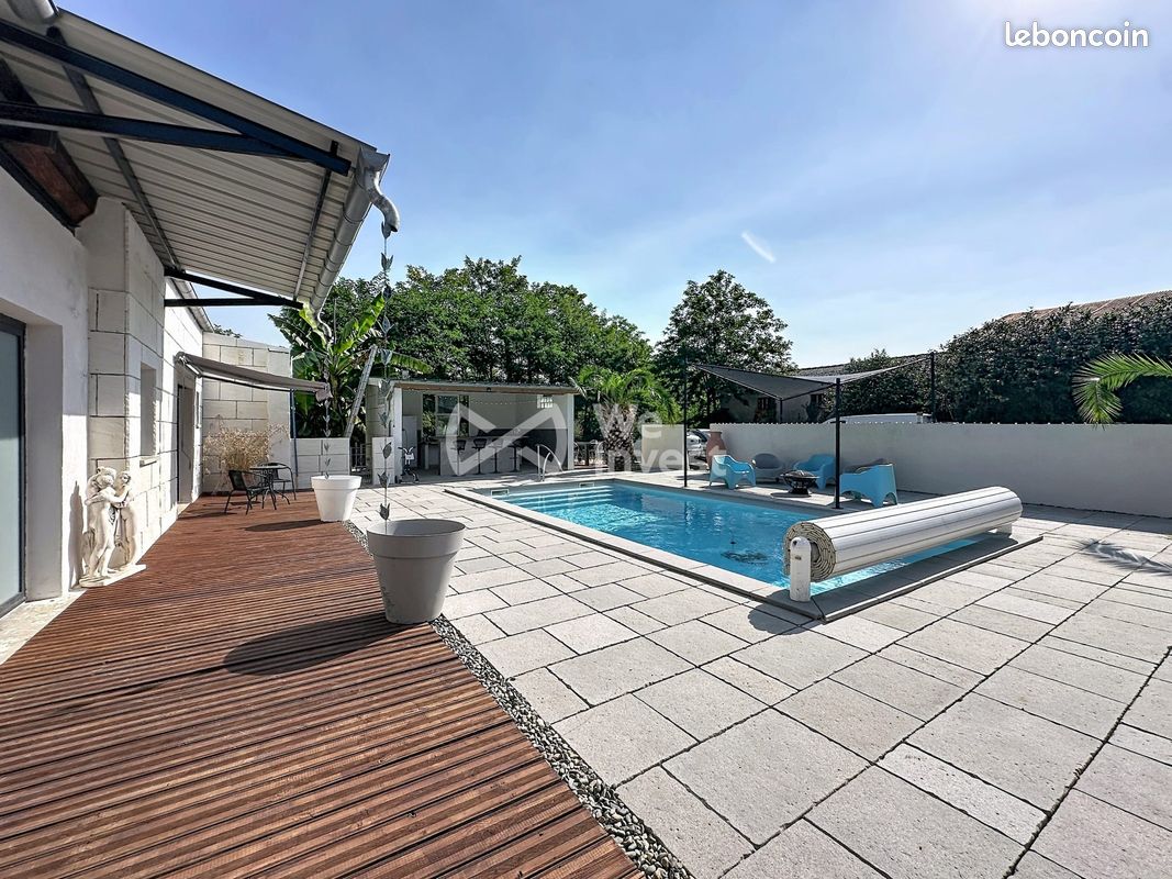 Maison 8 pièces 297 m² · à Castétis · 297 m² · 450 000 €