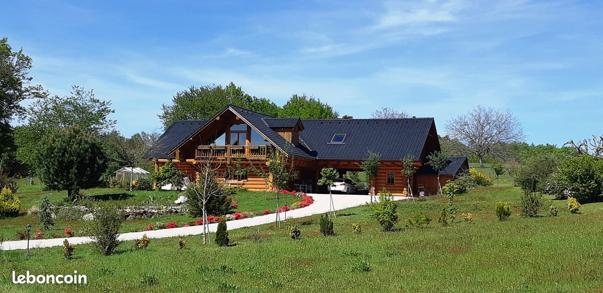 Maison 7 pièces 240 m² · à Saint-Martin-la-Méanne · 240 m² · 459 000 €