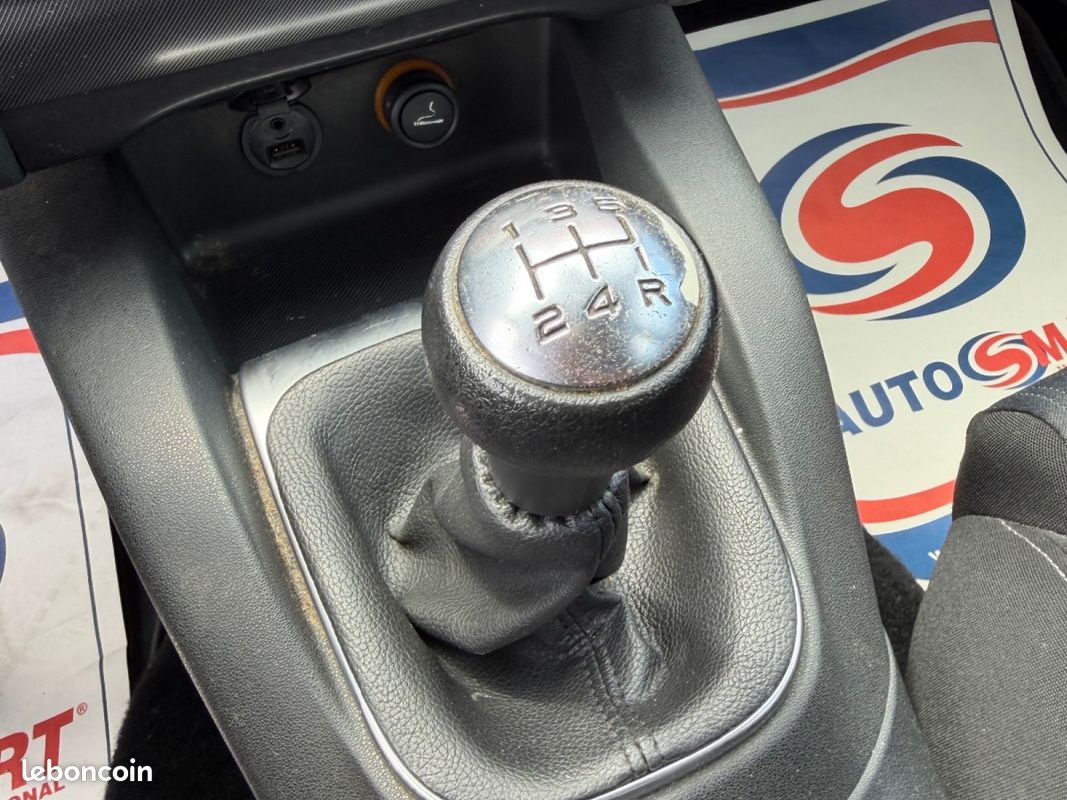 CITROEN C4 C4 HDi 90 Confort (image 26)