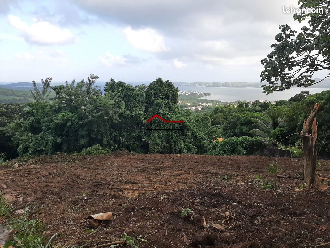 Terrain 1636 m² · au Robert · 1 636 m² · 199 000 €