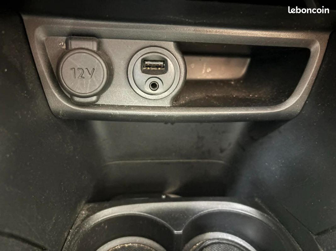 PEUGEOT 208 1.6 BlueHDi 100ch SS BVM5 Féline/2 eme Main/ Distri OK (image 29)