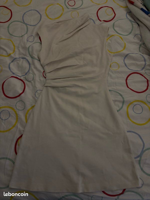 Robe Zara taille XS comme neuve (image 2)
