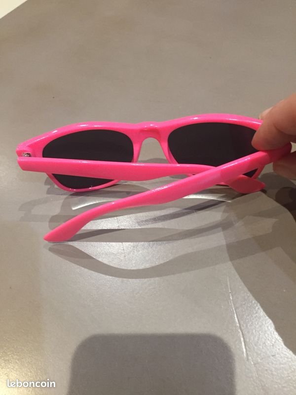 Lunettes de soleil adulte (image 3)