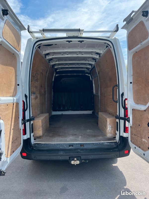 18 500 HT RENAULT MASTER Fourgon L3H2 2.3 Blue dCi 180ch avec Galerie, échelle et attelage (image 7)