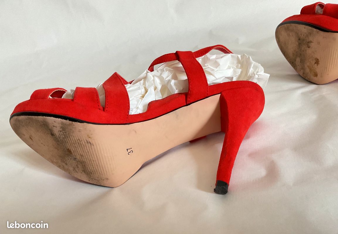 Chaussures à talons Texto rouge taille 37 Chaussures