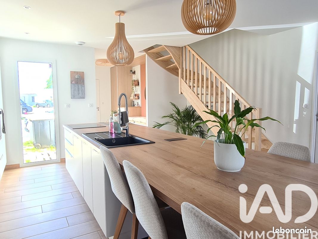 Maison 7 pièces 172 m² · à La Jarrie · 172 m² · 518 000 €