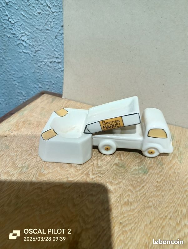 Cendrier Püblicitaire Camion À VENDRE! - FR