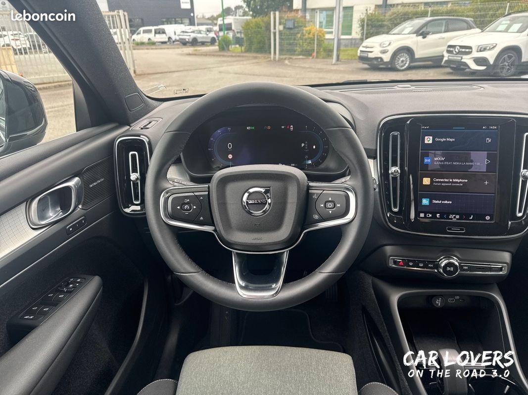 VOLVO XC40 B3 163 ch DCT7 Momentum Business (image 10)
