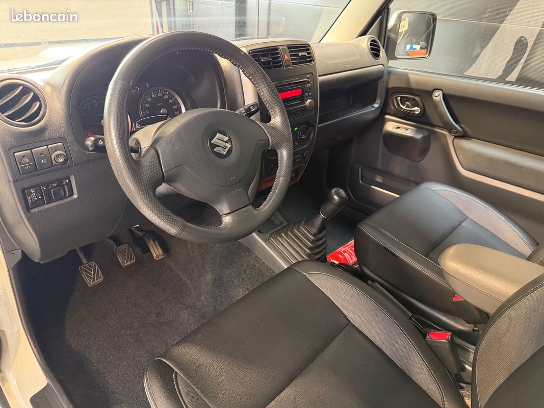 SUZUKI JIMNY 1,3L VVT 86Ch 4X4 3 PORTES 1ère MAIN (image 14)
