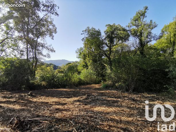 Terrain 3045 m² Eysus