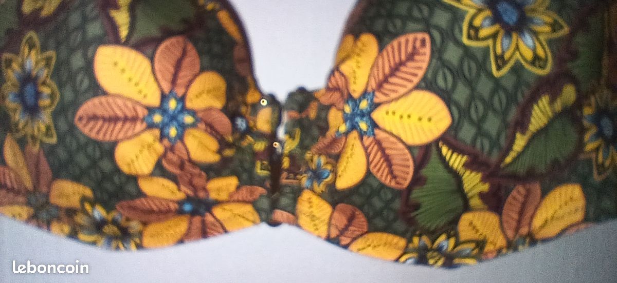 Haut de maillot neuf avec etiquette 90C (image 3)