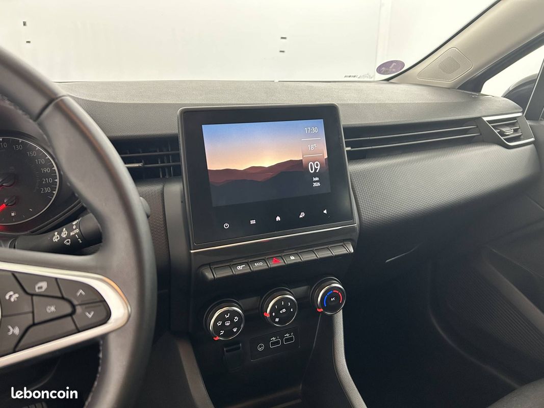 RENAULT Clio TCe 90 Equilibre (image 12)