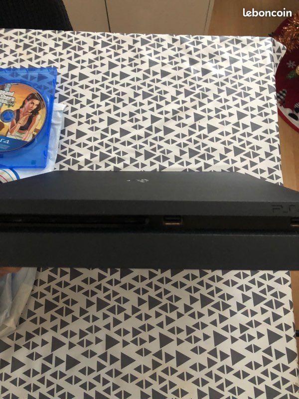 Ps4 slim 500go + GTA V (image 3)