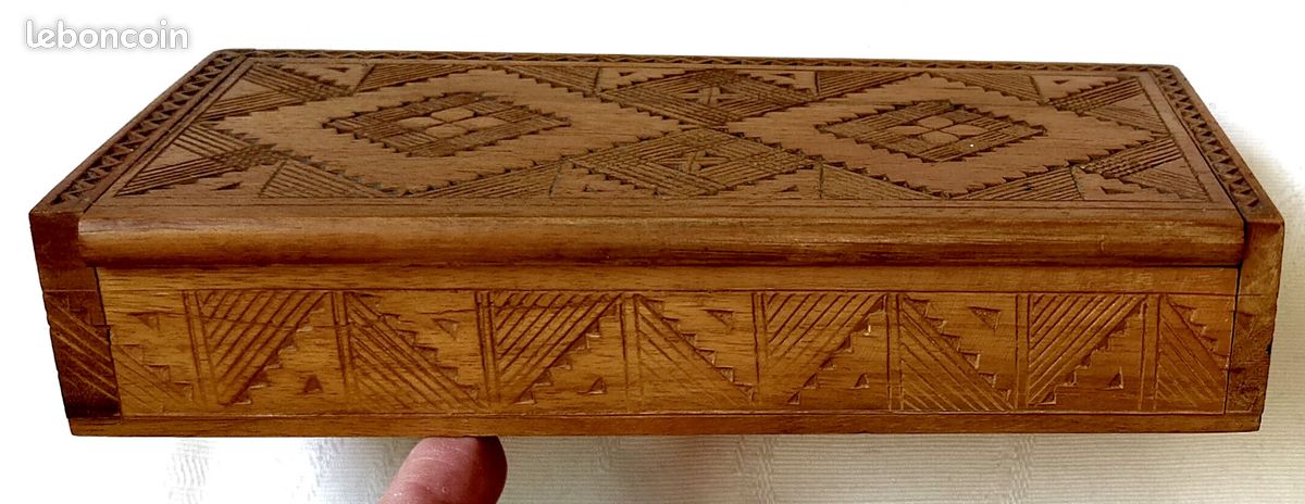Boîte En Bois Sculpté Vintage - Art Populaire Scandinave, Suède Ou Danemark