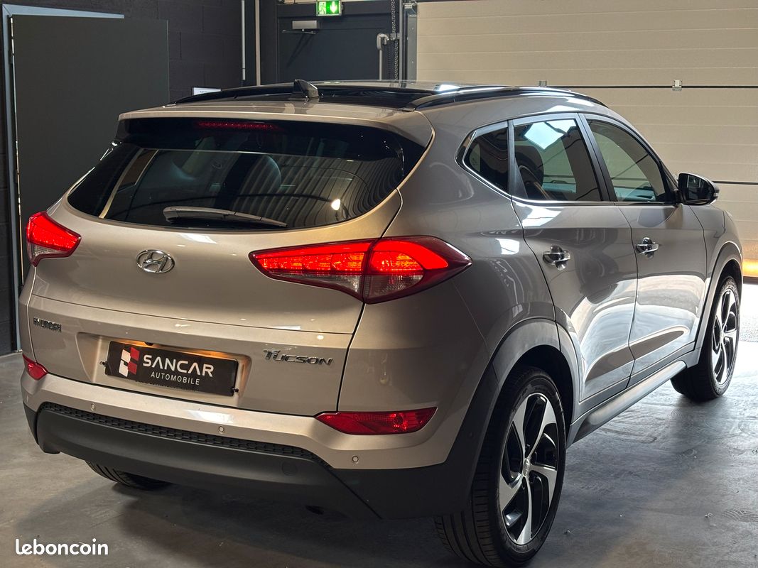 Hyundai Tucson 1.7 crdi 141 Executive / Toit ouvrant / Caméra de recul / Sièges chauffants-ventilés électriques / Volant chauffant / Hayon électrique (image 6)