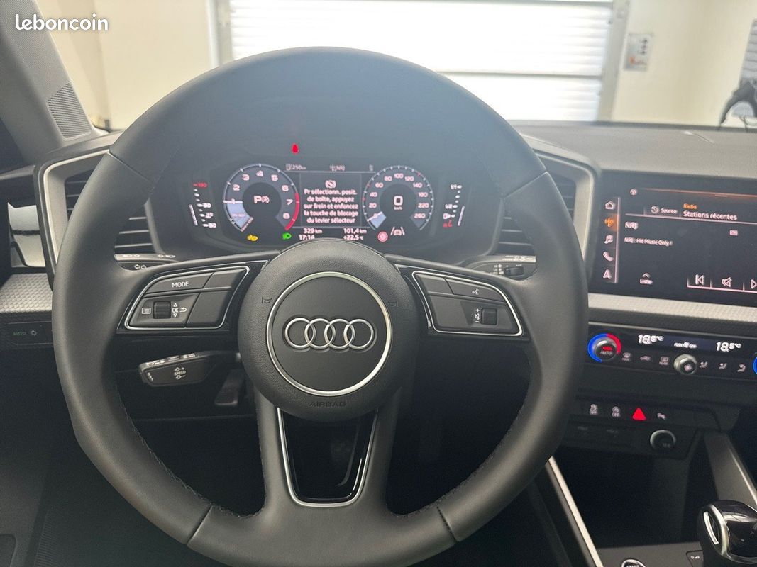 AUDI A1 Sportback 30 TFSI 116 ch S tronic 7 Design (image 11)