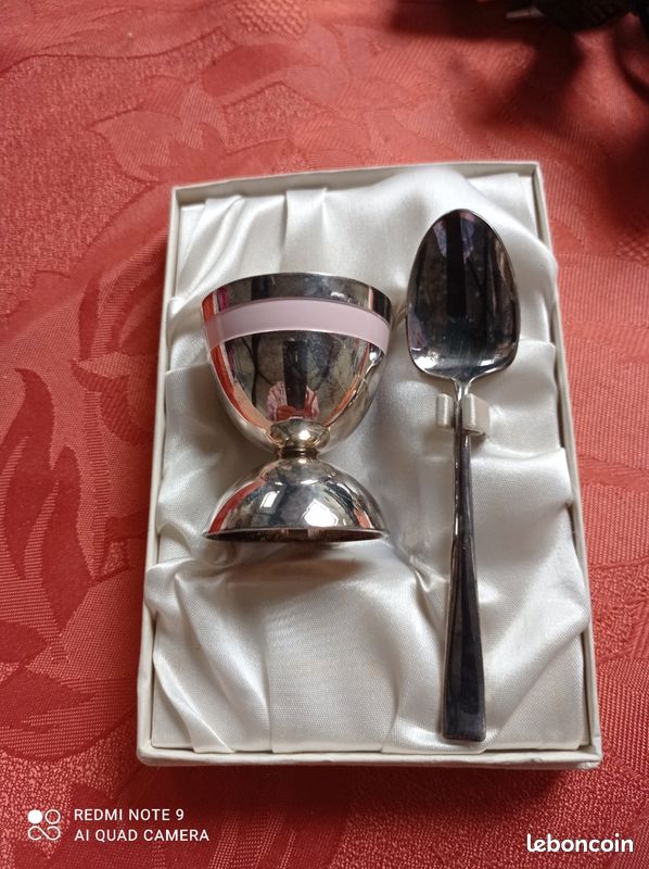 Coquetier et cuillère (image 1)
