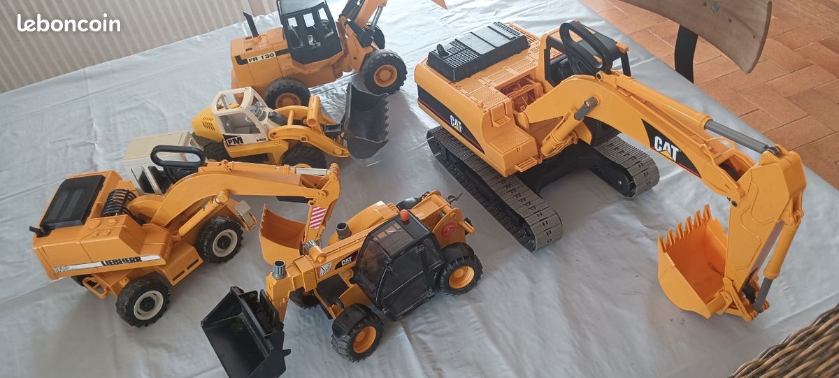 Lot de jouets (image 6)