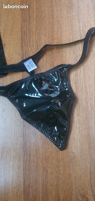 String Noir En Vinyle - Taille S/M - Neuf Avec Étiquettes - Sous-vêtement