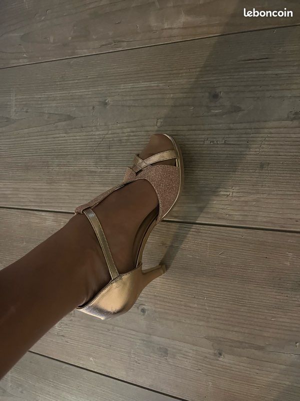 Sandale à talons de 7,5 cm, marque Belle Women, TBE Chaussures