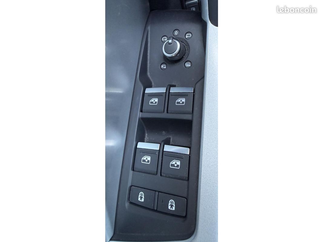 AUDI Q3 45 TFSI e 245ch Design S tronic 6 (image 13)