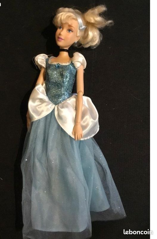 Poupée Disney cendrillon (image 1)