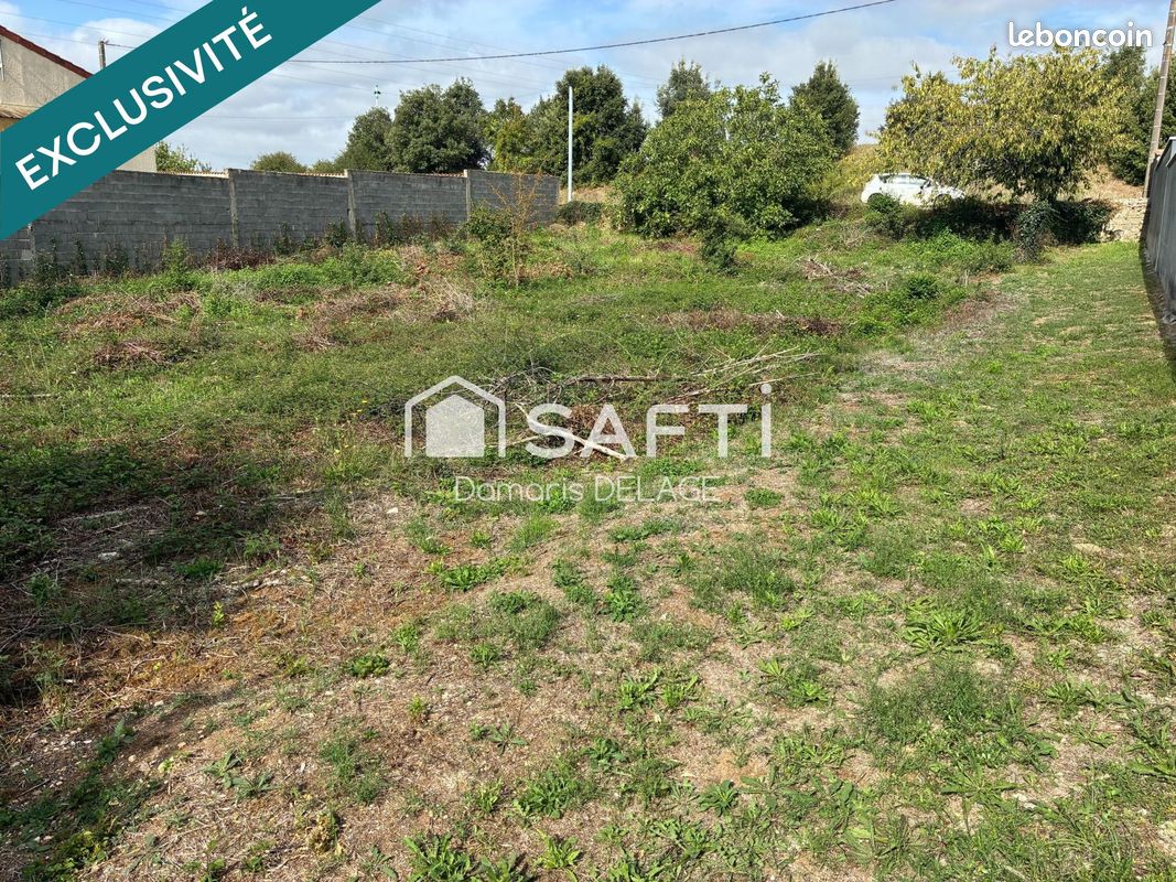 Terrain 1051 m² · à Saint-Yrieix-sur-Charente · 1 051 m² · 110 000 €