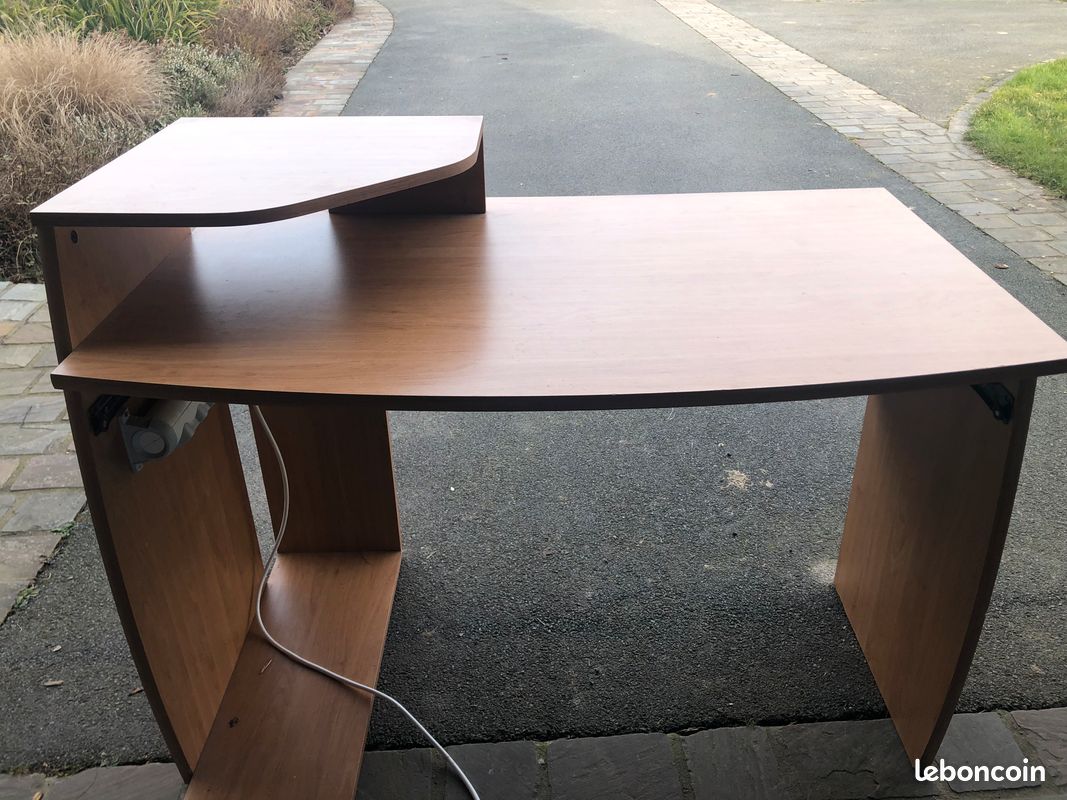 Bureau (image 1)