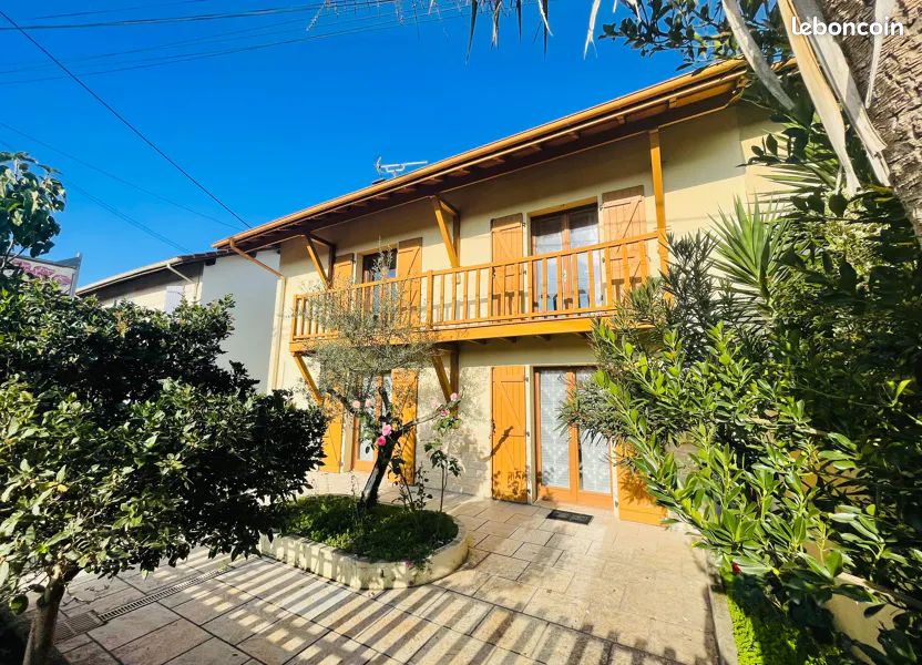 Maison 5 pièces 160 m² · à Dax · 160 m² · 215 000 €