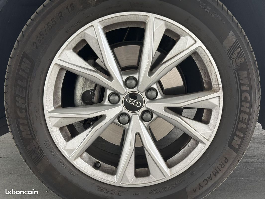 AUDI Q3 35 TFSI 150 ch S tronic 7 S line (image 10)