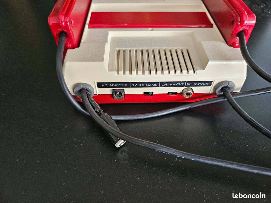 Nintendo Famicom AV Mod (image 4)