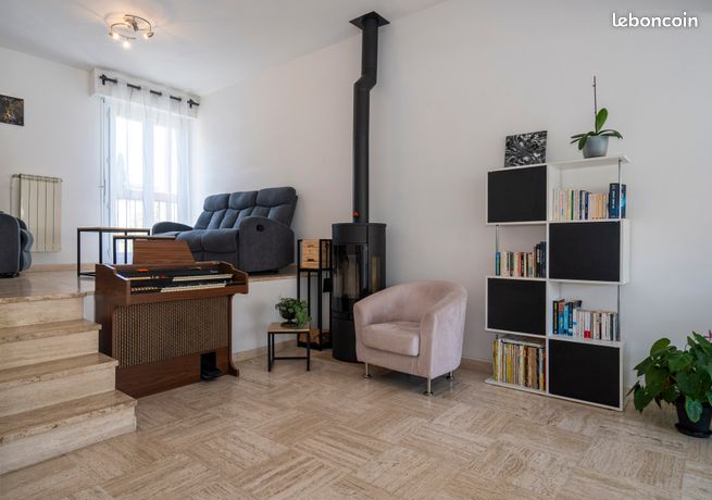Maison lumineuse avec jardin arboré - 5 pièces - 4 chambres — 3