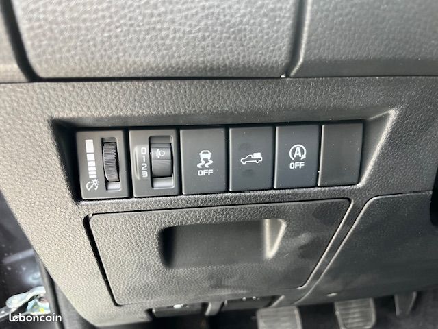 Isuzu D-MAX 2.2 DDI 164CH EVOLUTION SPACE M/T (image 14)
