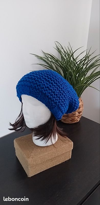 Joli bonnet large bleu électrique (image 5)