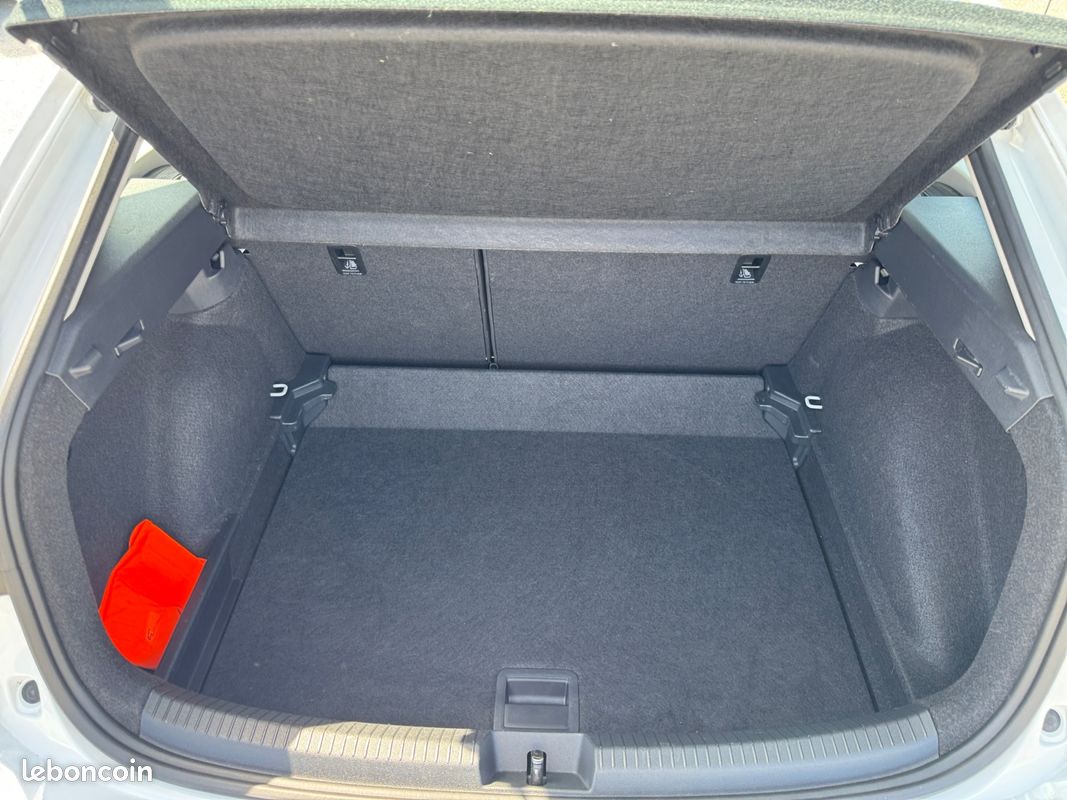 VOLKSWAGEN Taigo 1.0 TSI 110 DSG7 Life (image 19)