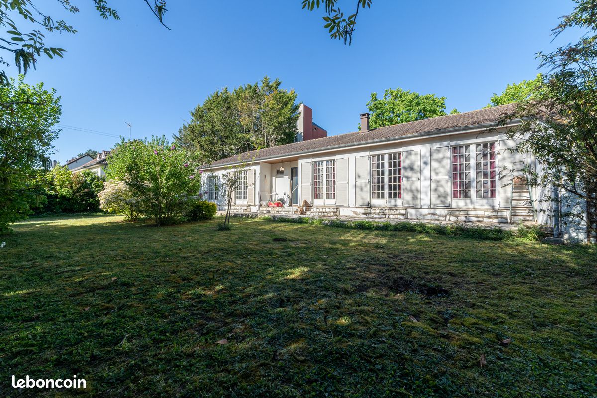 Maison 6 pièces 133 m² · à Issoudun · 133 m² · 112 500 €