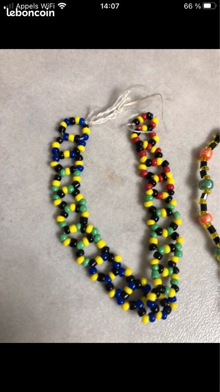 Lots de 2 bracelets en tres bon état (image 1)