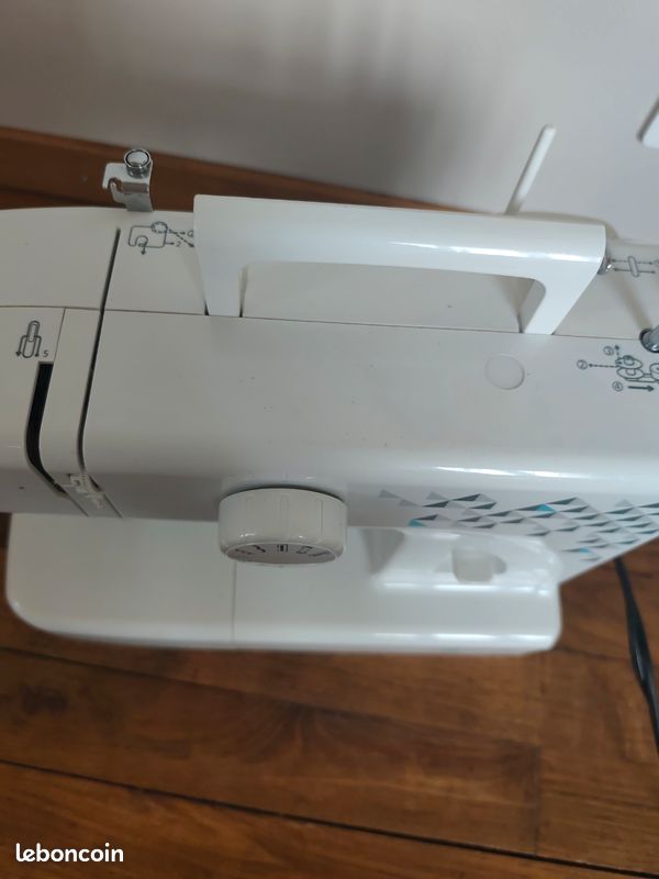 Machine à coudre (image 5)
