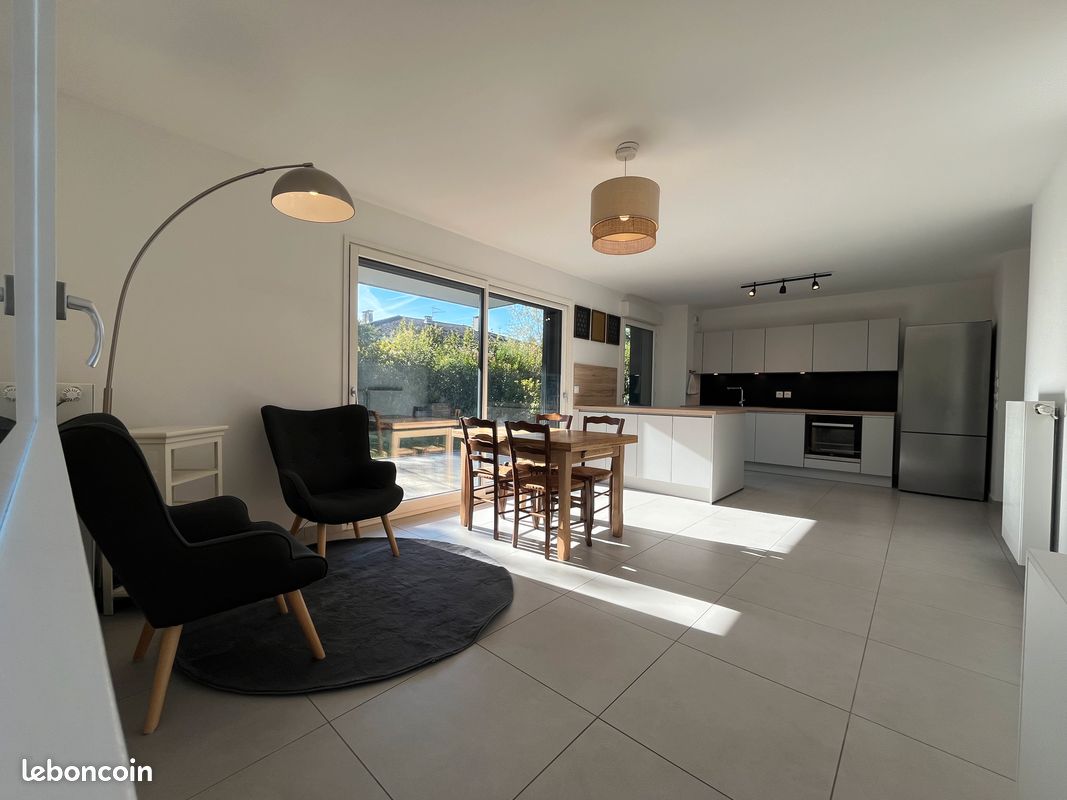 Appartement 3 pièces 68 m² · à Divonne-les-Bains · 68 m² · 1 800 €/mois