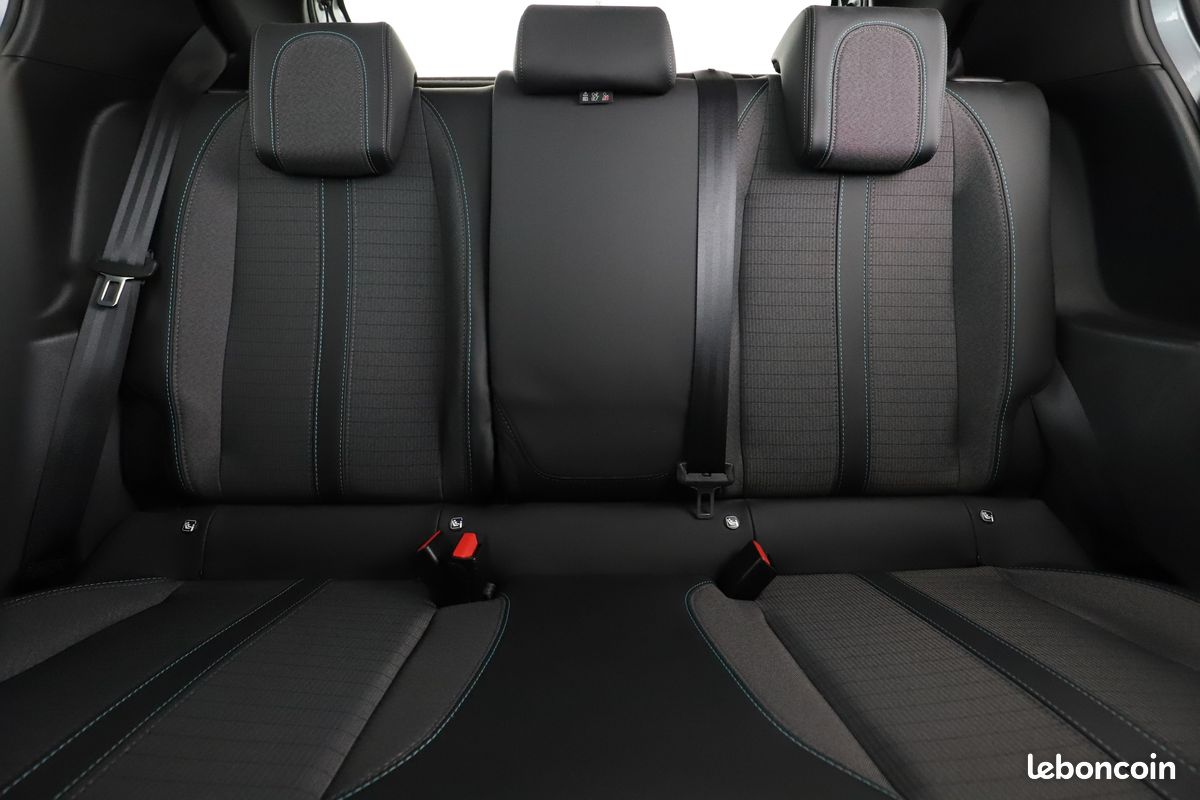 Peugeot 208 1.2 PureTech Allure Pack 100 ch (image 9)