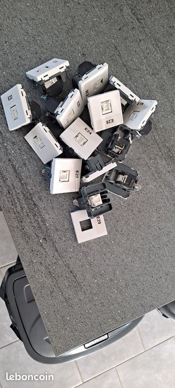 Prise RJ45 catégorie 6 hager (image 2)