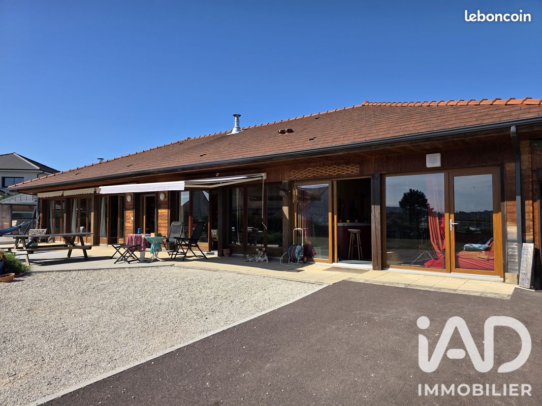 Maison 6 pièces 204 m² · à Vaivre-Et-Montoille · 204 m² · 380 000 €