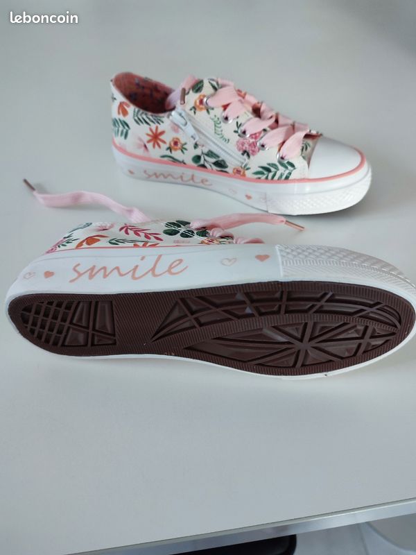 Chaussures fleuries en toile (image 2)