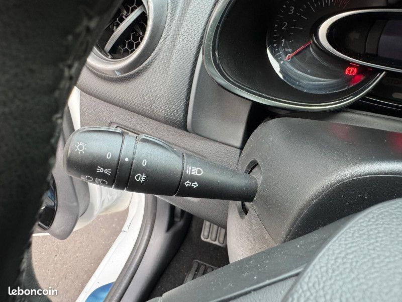 Renault CLIO IV 1.2 16V 75CH ESSENCE CRIT AIR 1 (image 7)