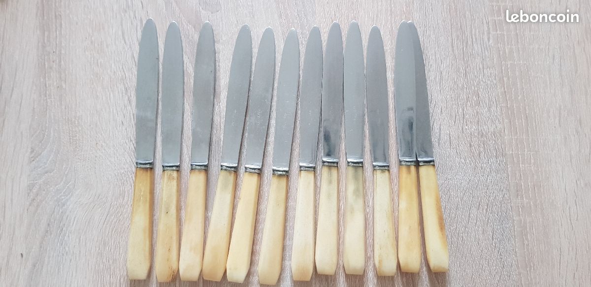 Série de 5 couteaux acier manche corne - Vendu