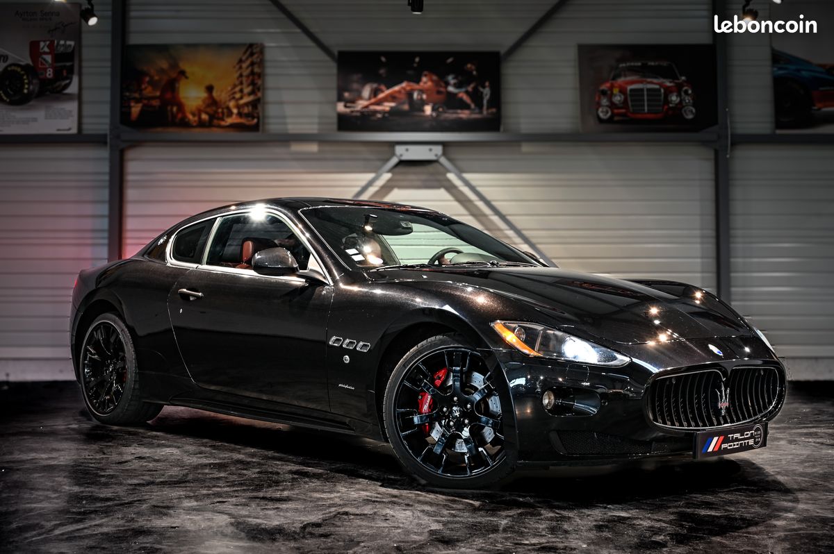 Maserati GranTurismo 4.7 V8 440ch MC-Shift F1 Phase 1 – Immat FR / Cuir Rouge / Alcantara Noir / Jantes Neptune 20’’ / Échappement Sport / Freins Brembo / Inserts Carbone / Navi (image 2)
