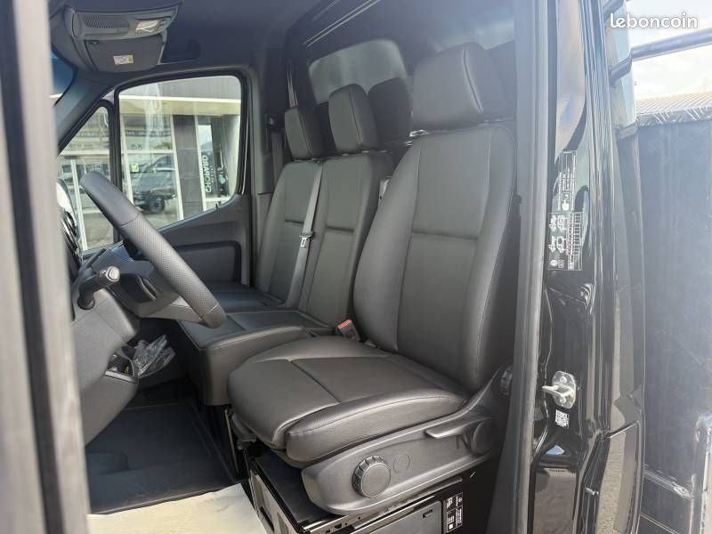 Mercedes Sprinter CHASSIS CAB 319 CDI 37 3.5T RWD PRO (image 10)