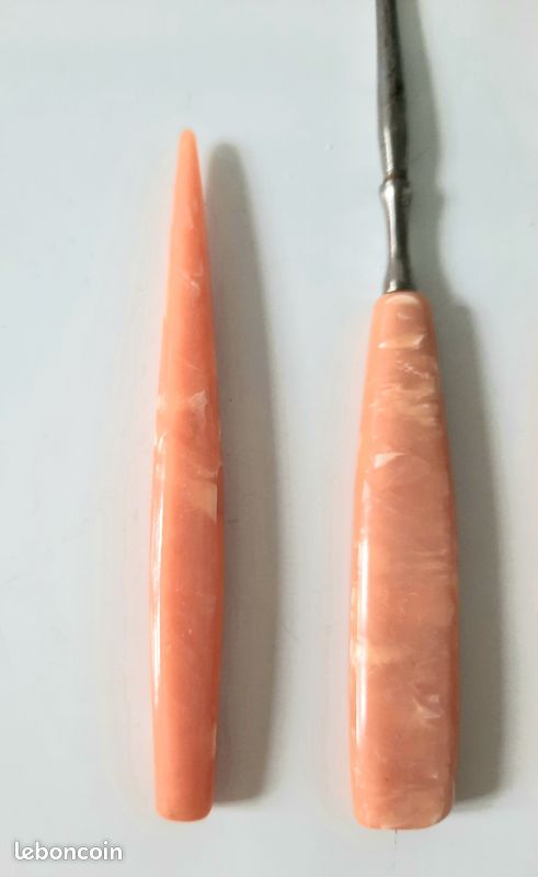 Lot de 3 anciens accessoires de couturière : poinçons et crochet (image 4)
