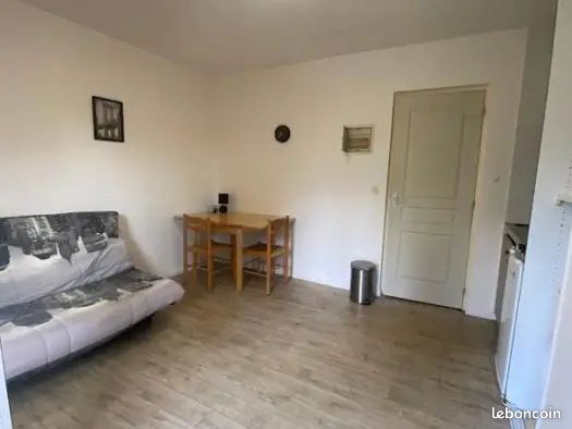 Appartement 1 pièce 43 m² · à Melun · 43 m² · 300 €/mois